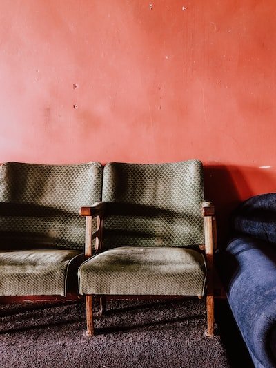 Fauteuil en tissu : comment assurer son nettoyage ?